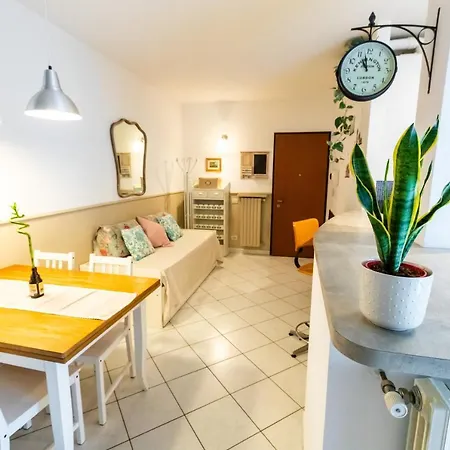 A Casa Di Vale Apartment Lodi Exterior photo
